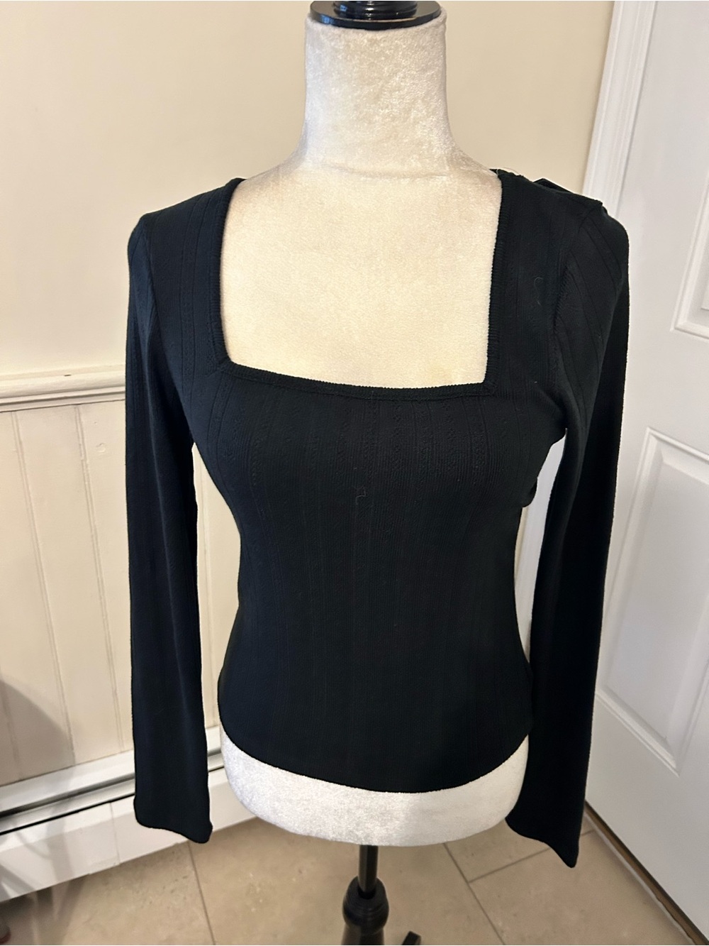 American Eagle Outfitters Black Long Sleeve Square Neck T-Shirt Size Medium